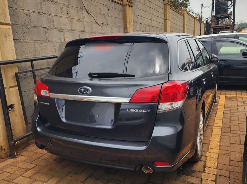 2011 Subaru Legacy pictures