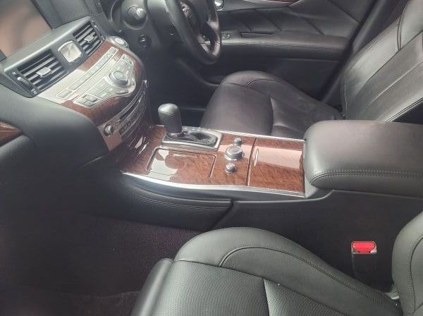 2016 Nissan Fuga pictures