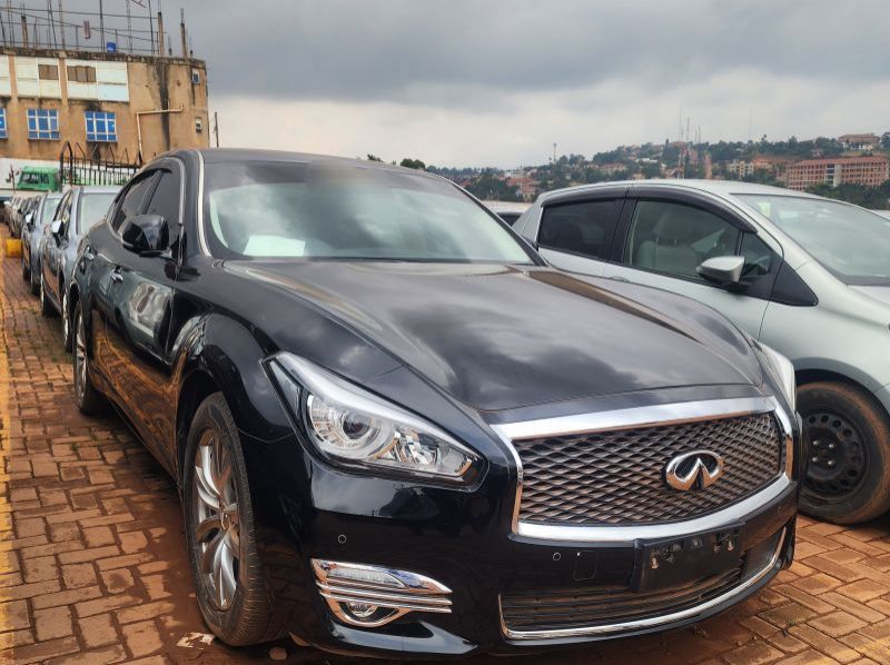 2016 Nissan Fuga pictures