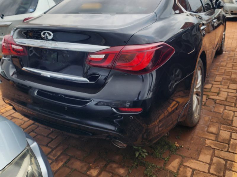 2016 Nissan Fuga pictures