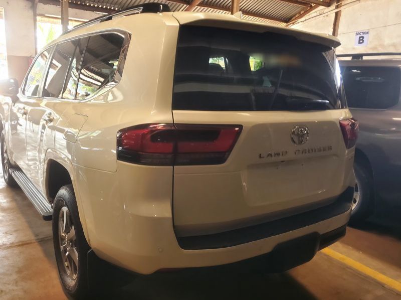 2023 Toyota Land cruiser pictures