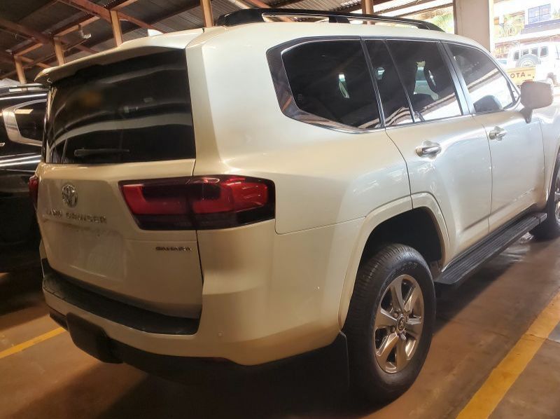 2023 Toyota Land cruiser pictures