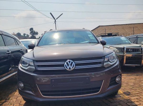 2014 Volkswagen Tiguan pictures