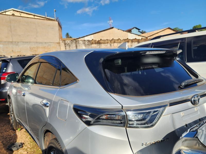 2015 Toyota Harrier pictures