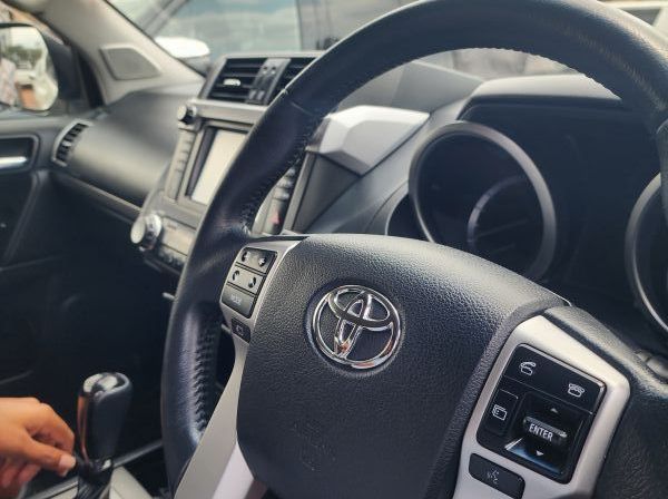 2016 Toyota Land cruiser prado pictures