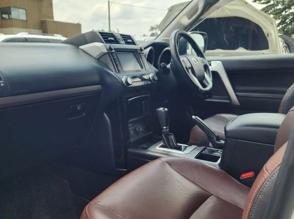 2016 Toyota Land cruiser prado pictures