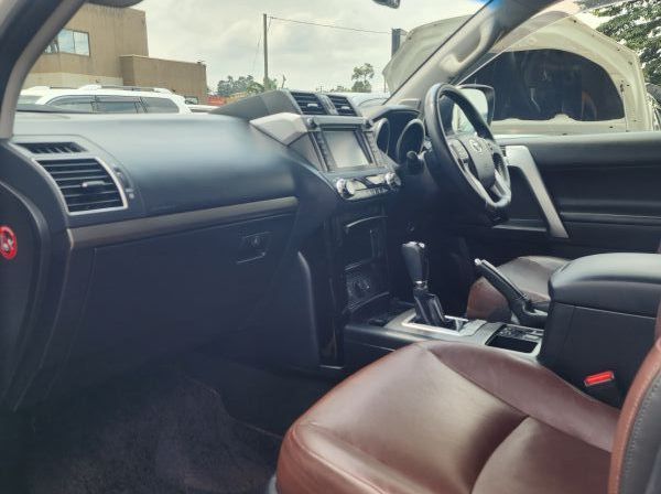 2016 Toyota Land cruiser prado pictures