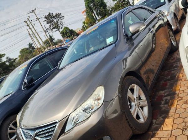 2011 Toyota Mark X pictures