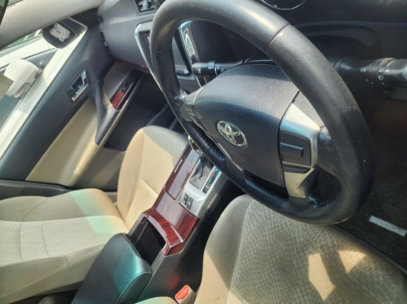 2011 Toyota Mark X pictures