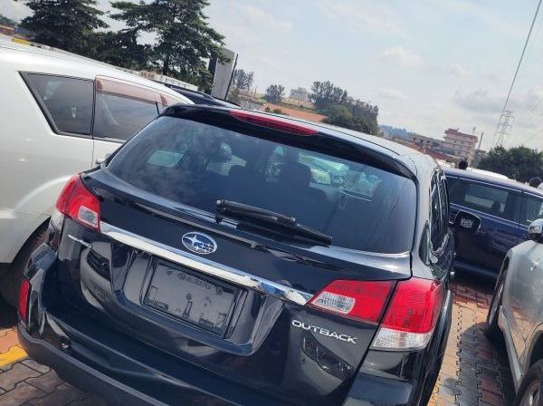 2011 Subaru OUTBACK pictures