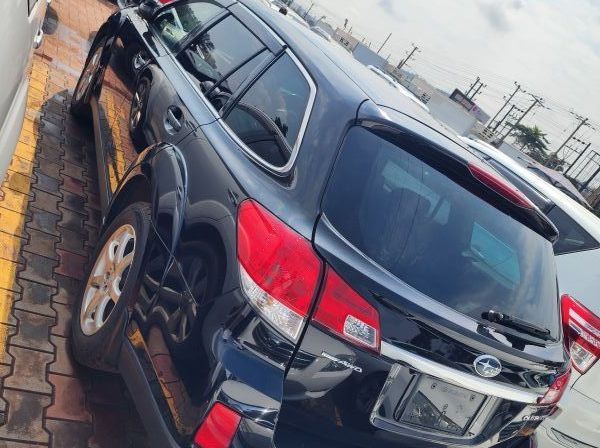 2011 Subaru OUTBACK pictures