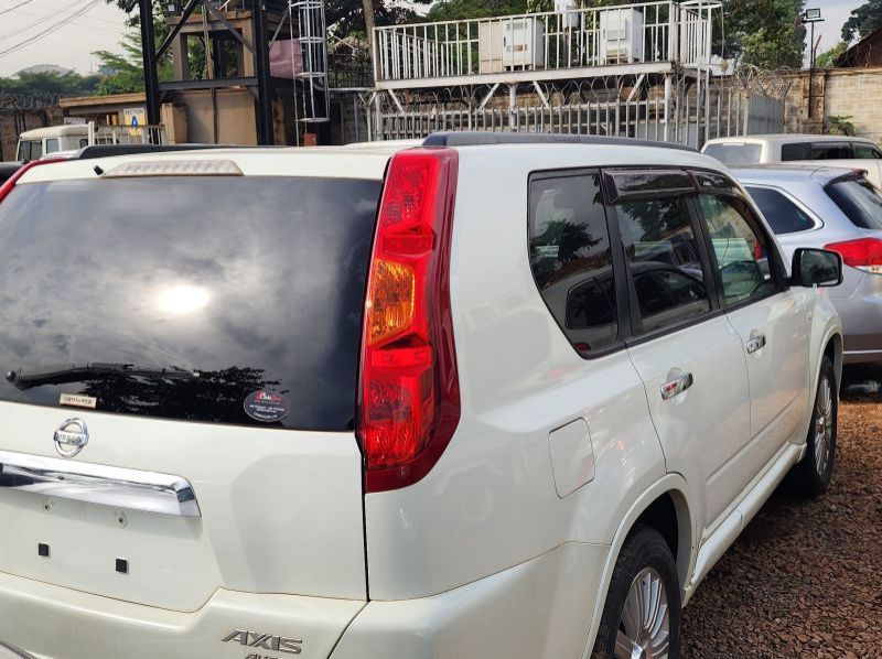 2010 Nissan X-trail pictures