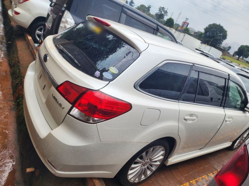 2011 Subaru Legacy pictures