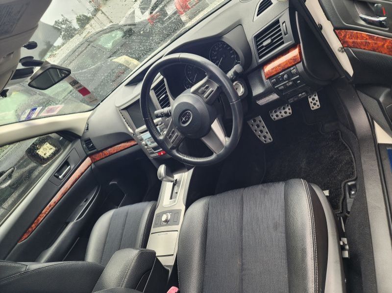 2011 Subaru Legacy pictures