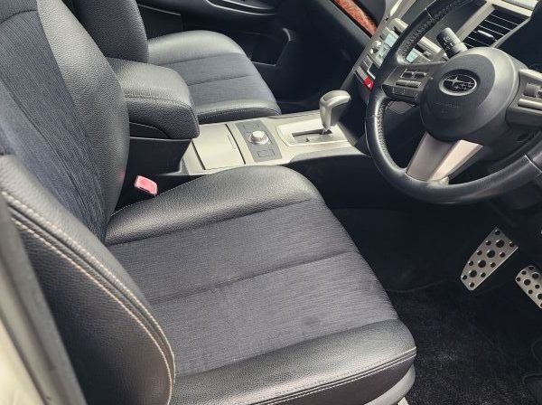 2011 Subaru Legacy pictures