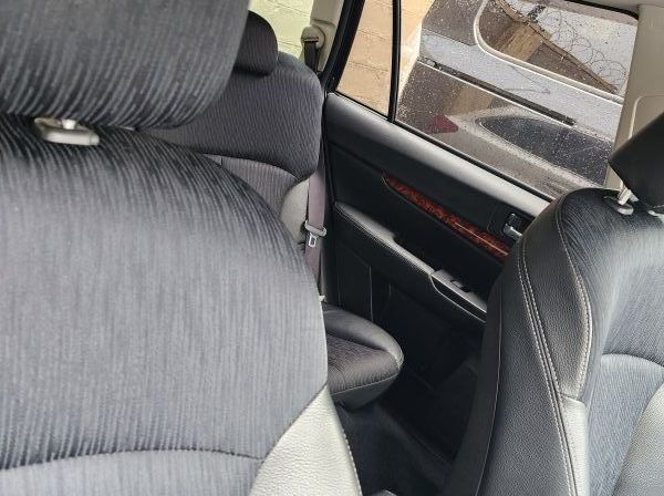 2011 Subaru Legacy pictures