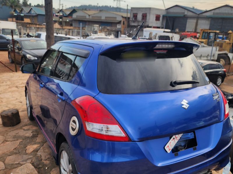 2014 Suzuki Swift pictures