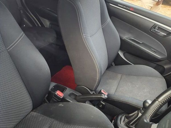 2014 Suzuki Swift pictures