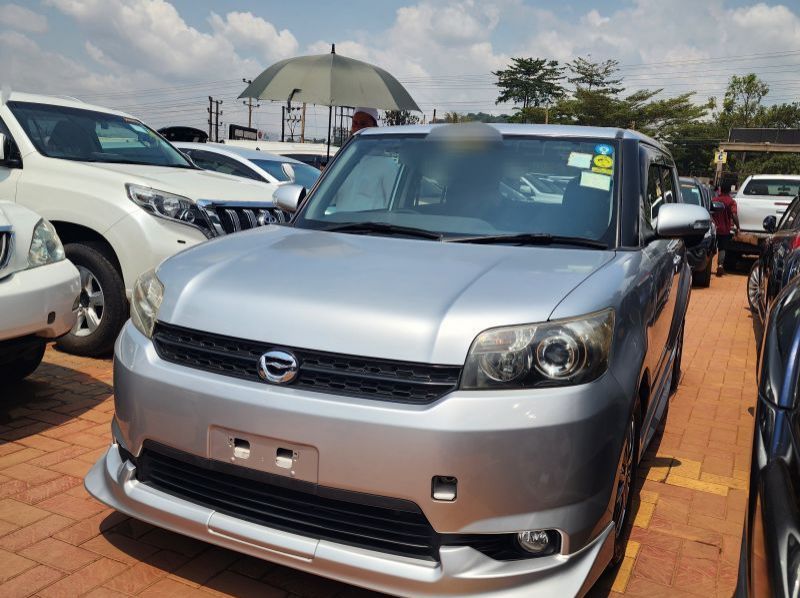 2011 Toyota Rumion pictures