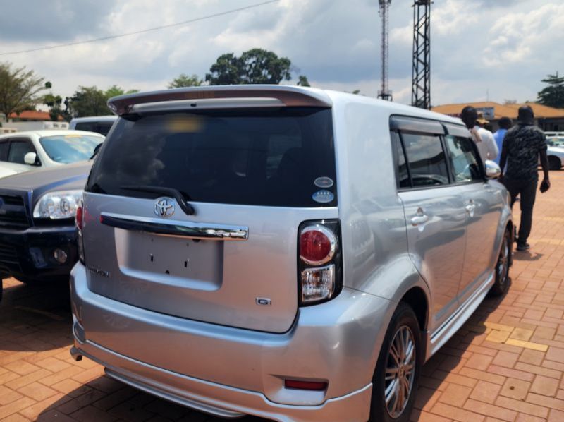 2011 Toyota Rumion pictures