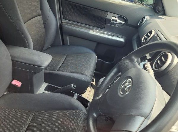 2011 Toyota Rumion pictures