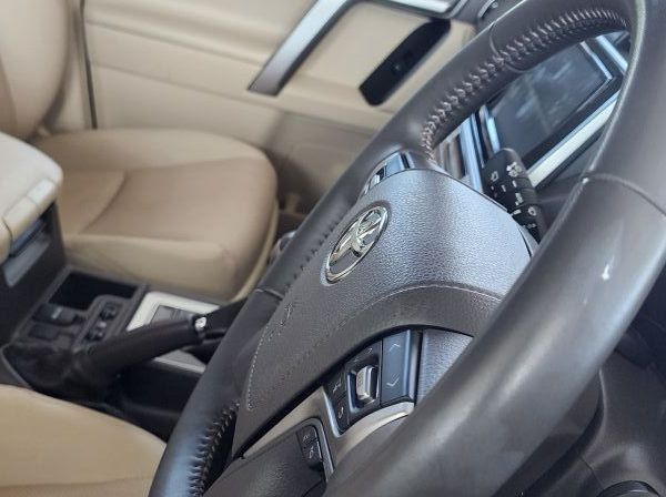 2022 Toyota Prado pictures