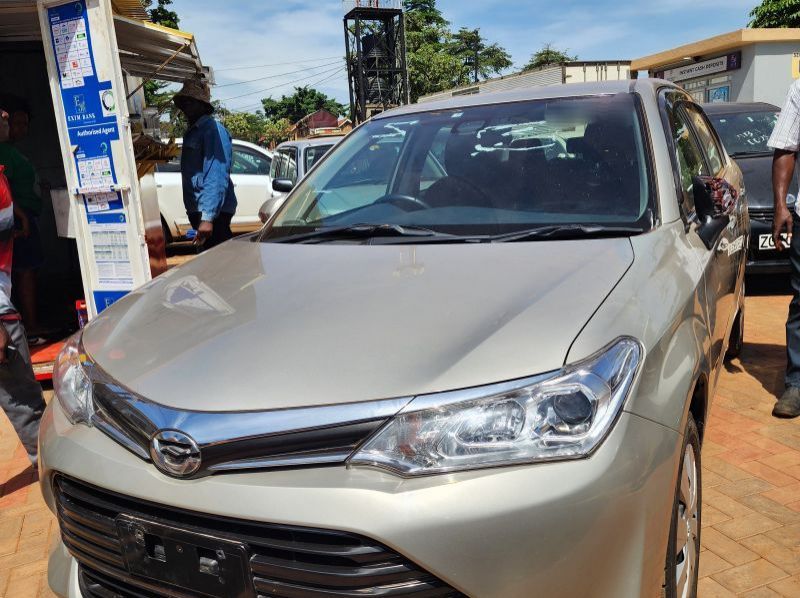 2015 Toyota Corolla Axio pictures