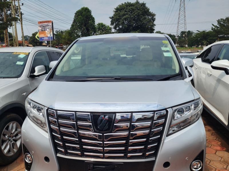 Used Toyota Alphard  for sale in Kampala, Uganda