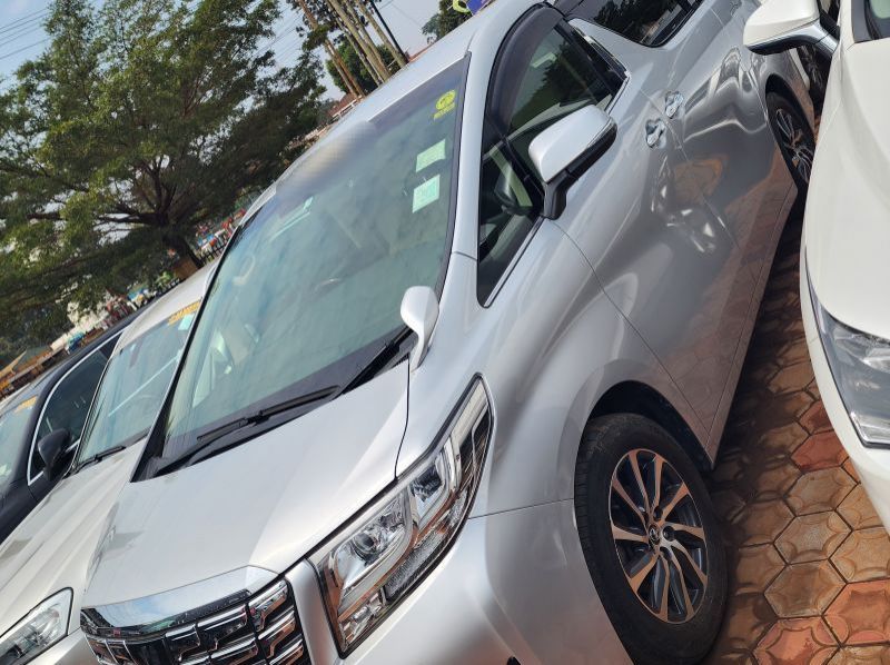 2017 Toyota Alphard pictures