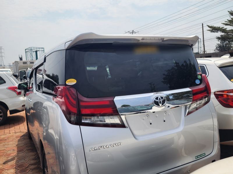 2017 Toyota Alphard pictures