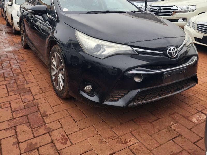 2015 Toyota avensis pictures