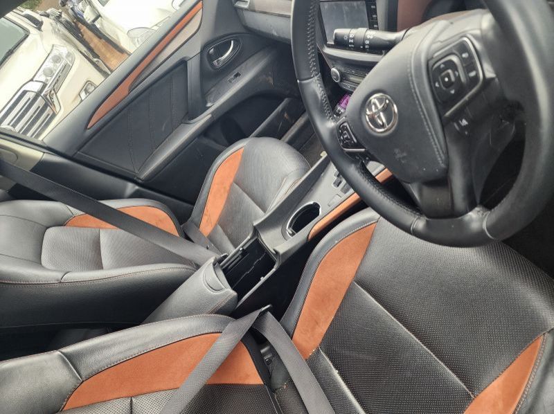 2015 Toyota avensis pictures