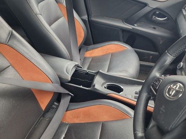 2015 Toyota avensis pictures