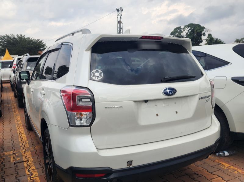 2016 Subaru Forester pictures