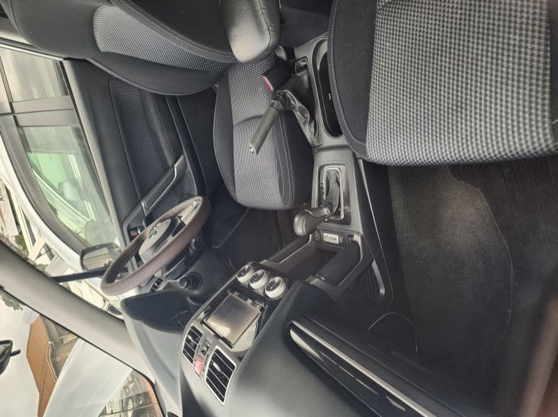 2016 Subaru Forester pictures