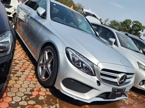 Used Mercedes-Benz C200  for sale in Kampala, Uganda