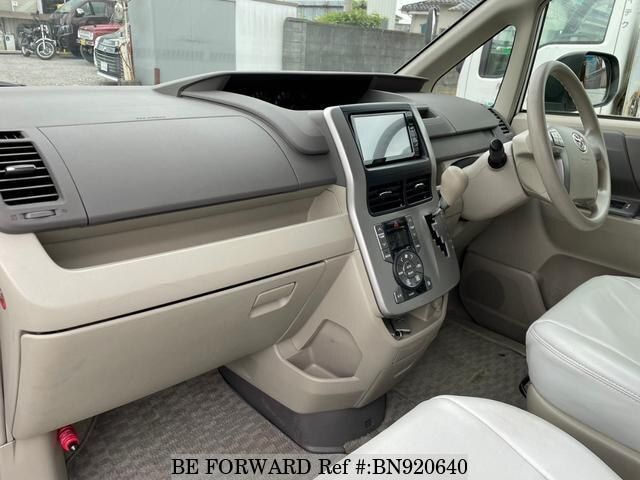 2009 Toyota NOAH  photo