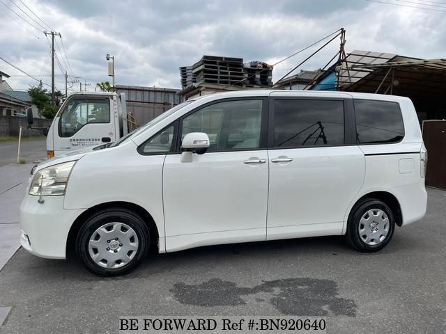 2009 Toyota NOAH  photo