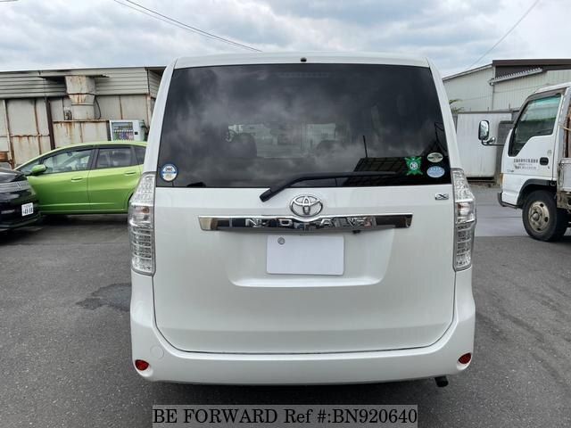 2009 Toyota NOAH  photo