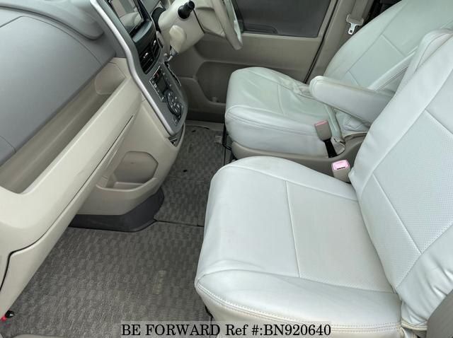 2009 Toyota NOAH  pictures