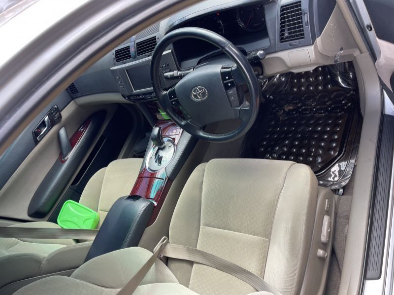 2010 Toyota mark x pictures