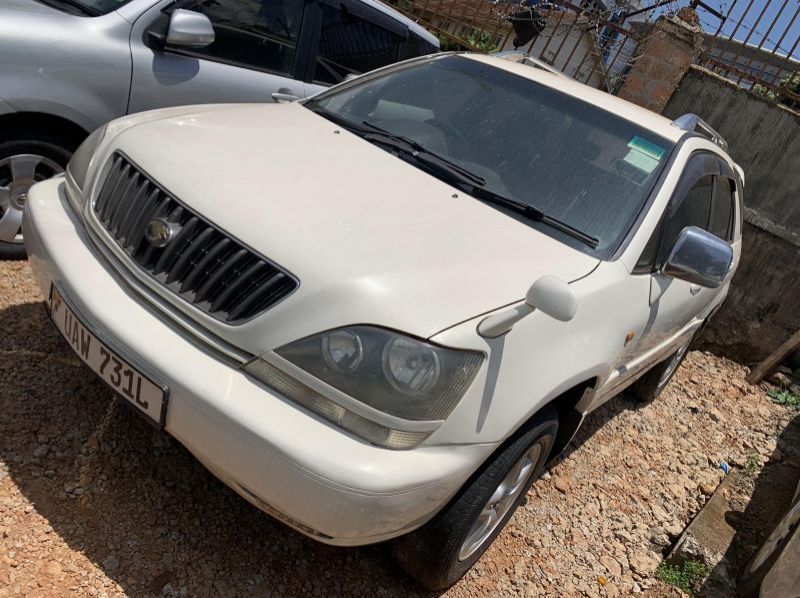Used Toyota harrier  for sale in Kampala, Uganda