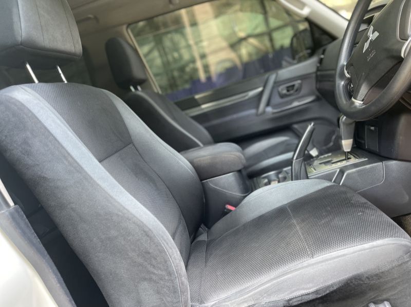 2009 Mitsubishi Pajero GDI pictures