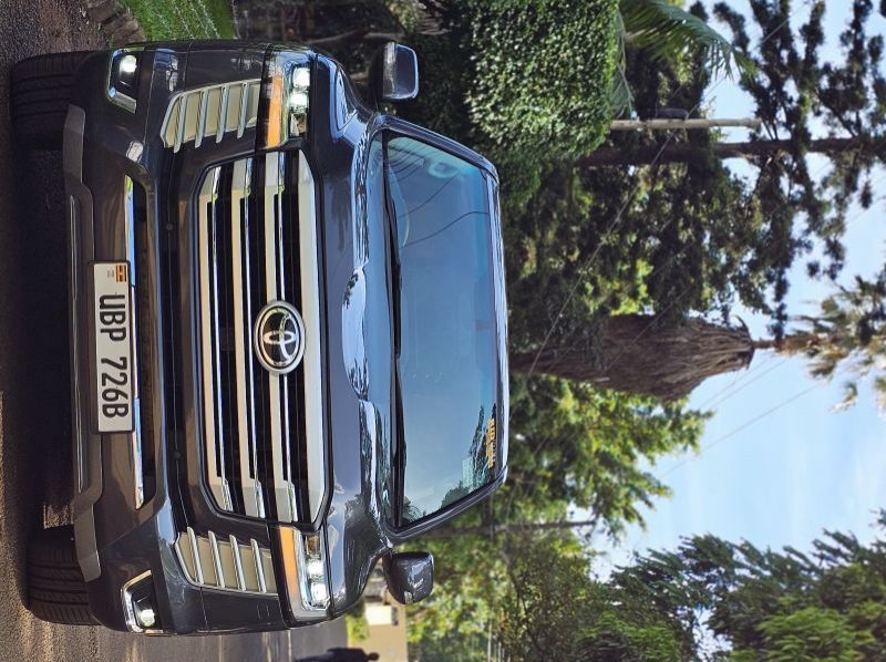 2014 Toyota v8 pictures