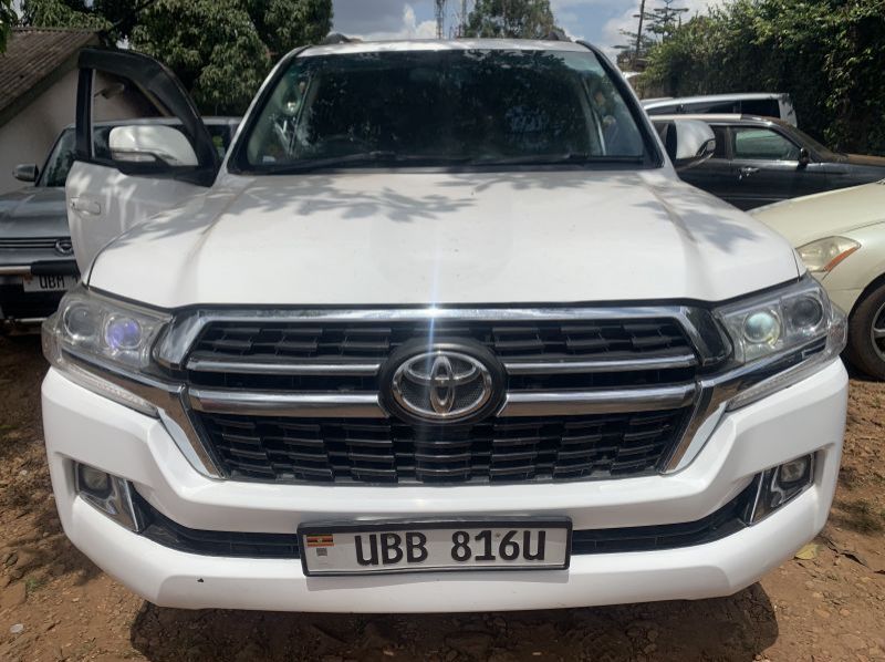 2009 Toyota Land Cruiser v8 pictures