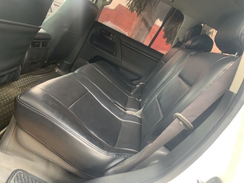 2009 Toyota Land Cruiser v8 pictures