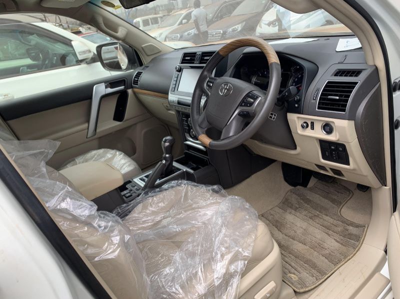 2019 Toyota land cruiser prado tzg pictures