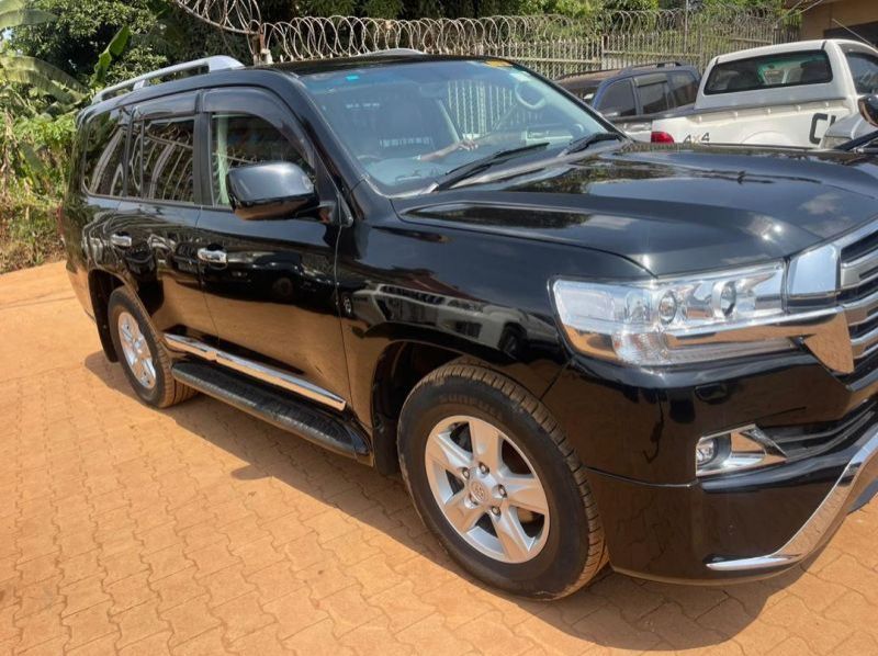 2010 Toyota land cruiser v8 pictures