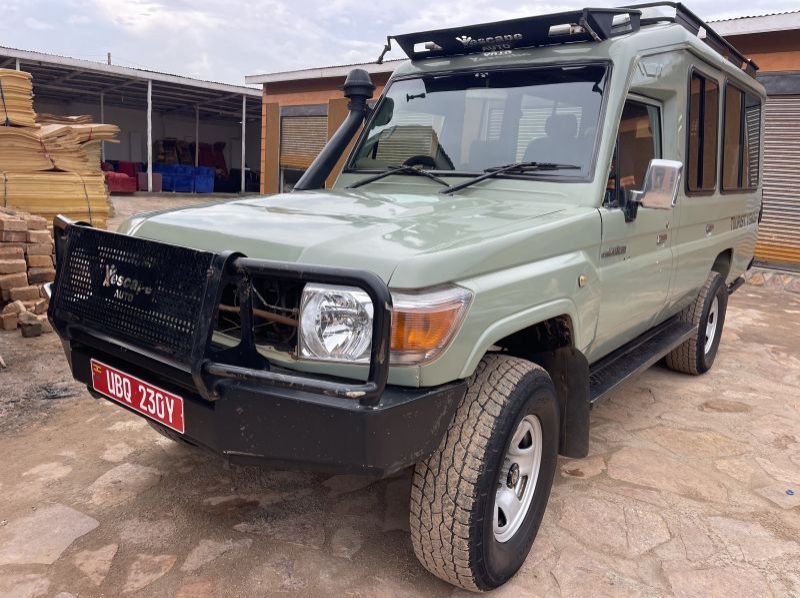 2012 Toyota land cruiser extended tour van pictures