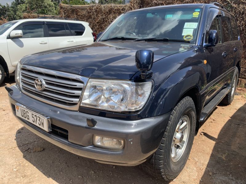 Used Toyota land cruiser v8  for sale in Kampala, Uganda